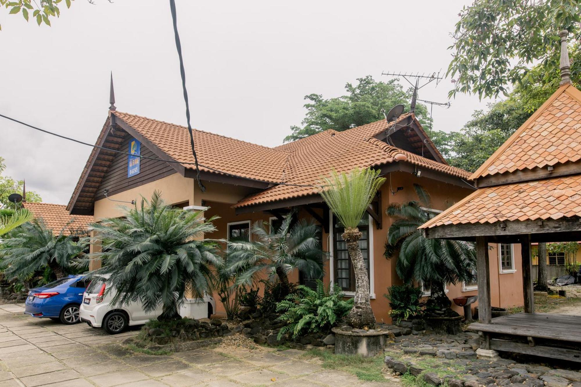 Sri Mayang Guest house *